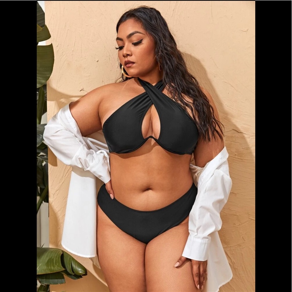 NWT Sexy Black Cross Front Halter Underwire Bikini